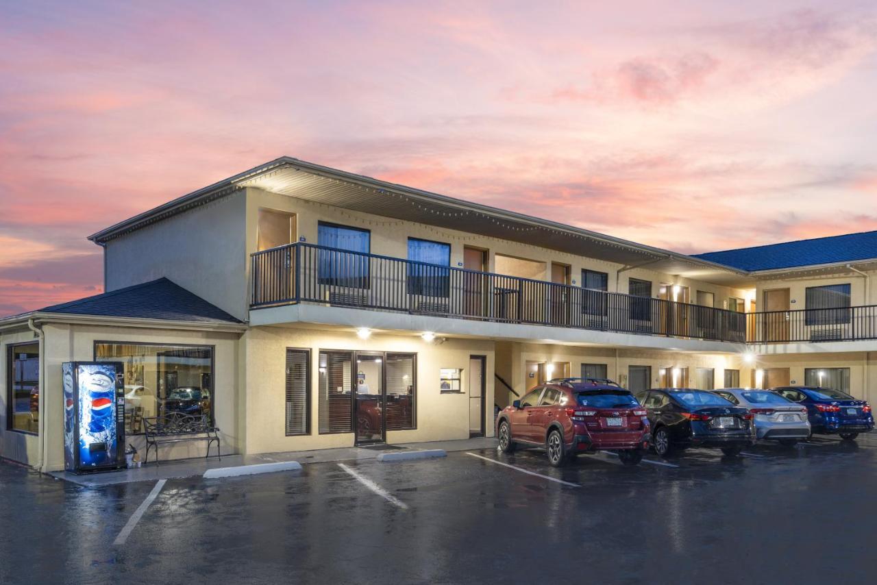 Days Inn By Wyndham St. Robert Waynesville/Ft. Leonard Wood Kültér fotó