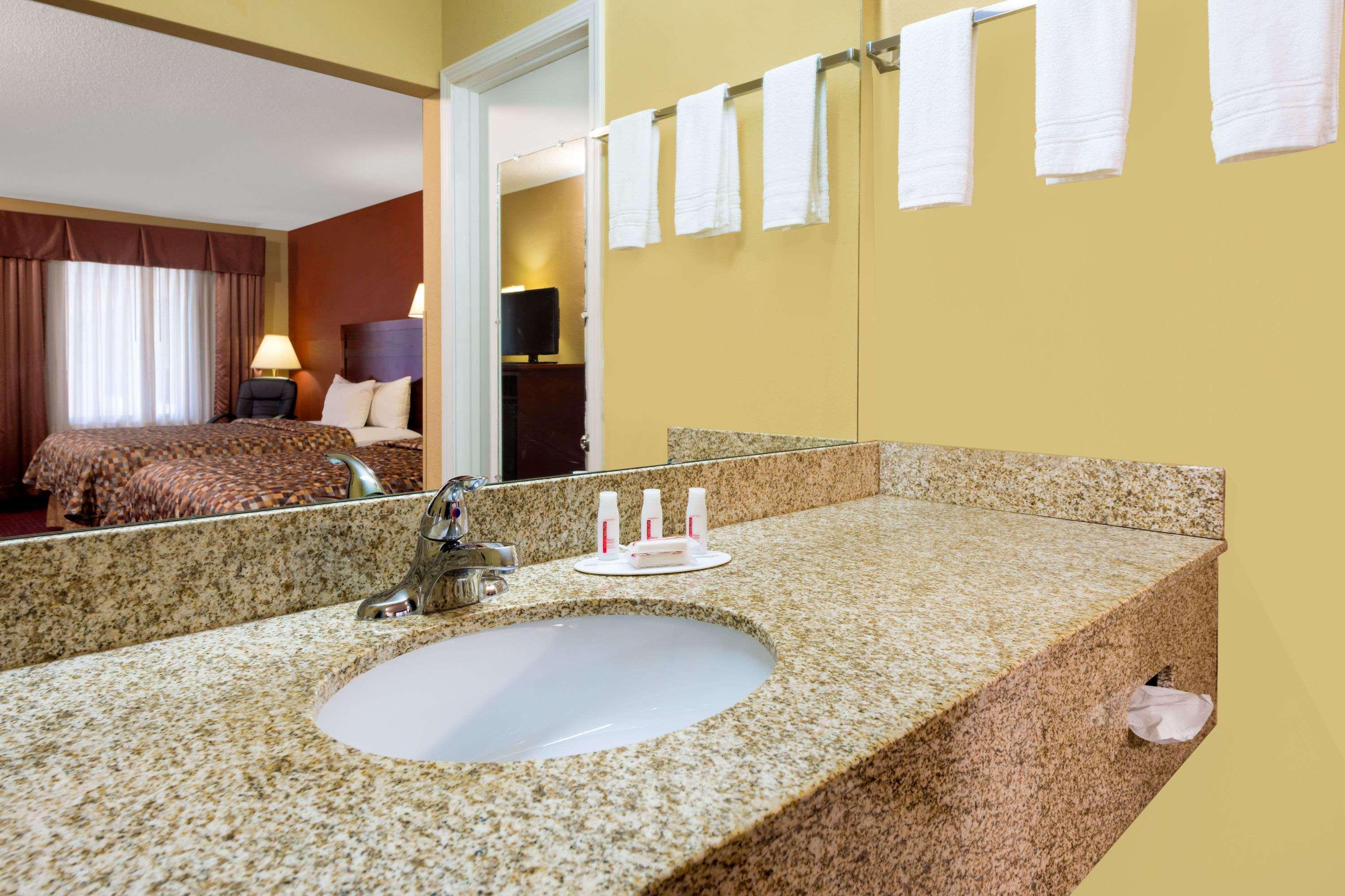 Days Inn By Wyndham St. Robert Waynesville/Ft. Leonard Wood Kültér fotó